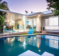 Broadbeach Waters Home With Private Pool - Accommodation Mount Tamborine