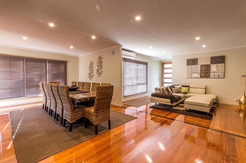 Broadwater By The Beach - With Heated Outdoor Spa - Accommodation Mount Tamborine 0