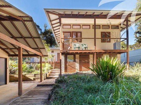 Buccoo - Accommodation Mount Tamborine 0