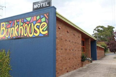 Bunkhouse Motel - Accommodation Mount Tamborine 2
