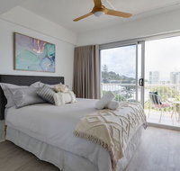 Burleigh Point Beach Vibes Stylish and Modern - Accommodation Mount Tamborine