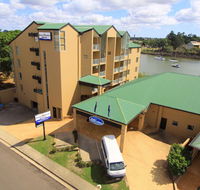 Burnett Riverside Hotel - Accommodation Mount Tamborine