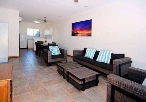 Cable Beach Apartments - Accommodation Mount Tamborine 2