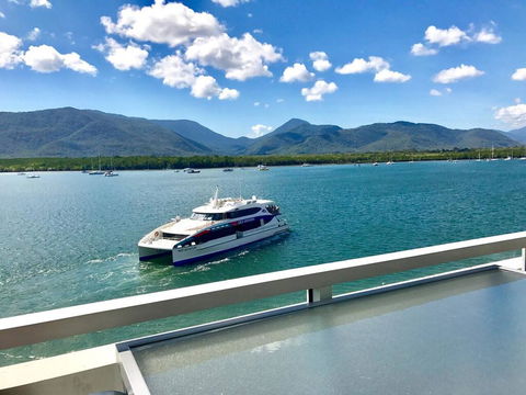 Cairns Waterfront - Harbourlights - Accommodation Mount Tamborine 1