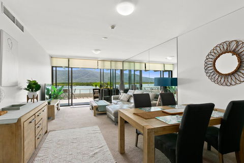 Cairns Waterfront - Harbourlights - Accommodation Mount Tamborine 3