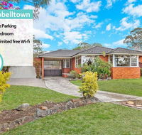 CAMPBELLTOWN HOLIDAY HOME 3 BED  FREE PARKING NCA039 - Accommodation Mount Tamborine