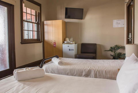 Campsie Hotel - Accommodation Mount Tamborine 3