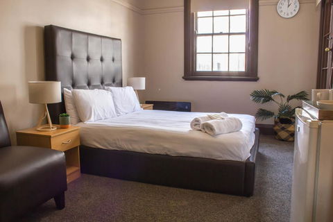 Campsie Hotel - Accommodation Mount Tamborine 0