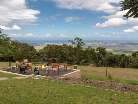 Captain's Lookout - Elevated Ocean Views, Rural Stay - Accommodation Mount Tamborine 0