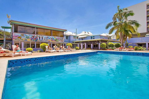 Caravella Backpackers - Accommodation Mount Tamborine 1