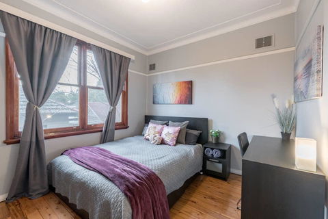 Carramar CozyHome 1minStation 5Bdrms1.5bathSleeps8 - Accommodation Mount Tamborine 3