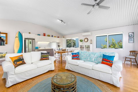 CASUARINA BEACH SHACKS 10 - Accommodation Mount Tamborine 0