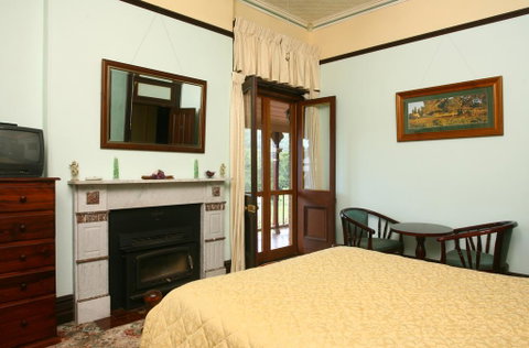 CBC Bed & Breakfast & Cafe - Accommodation Mount Tamborine 0
