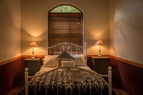 Celestial Dew Guest House, Day Spa, Retreat - Accommodation Mount Tamborine 2