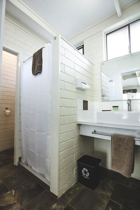 Central Highlands Motor Inn - Accommodation Mount Tamborine 3