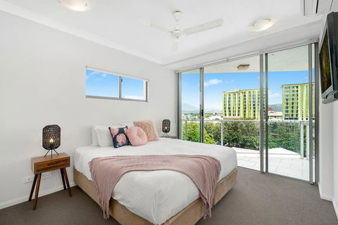 Centrepoint Apartments - Accommodation Mount Tamborine 1