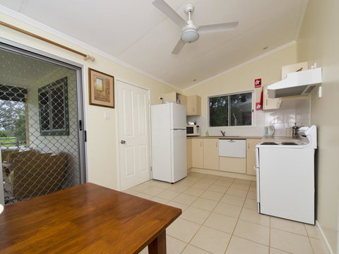 Charleville Bush Cottage - Accommodation Mount Tamborine 3