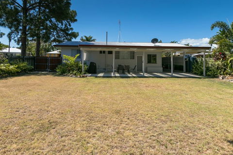 Charming Beach House - Accommodation Mount Tamborine 3