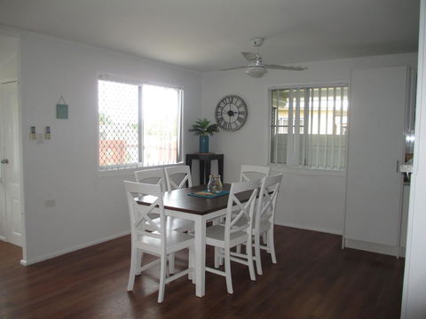 Charming Beach House - Accommodation Mount Tamborine 2