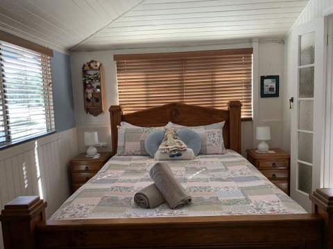 Cherry Blossom Cottage - Accommodation Mount Tamborine 2