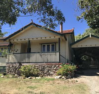 Cherry Blossom Cottage - Beechworth-Getaways - Accommodation Mount Tamborine