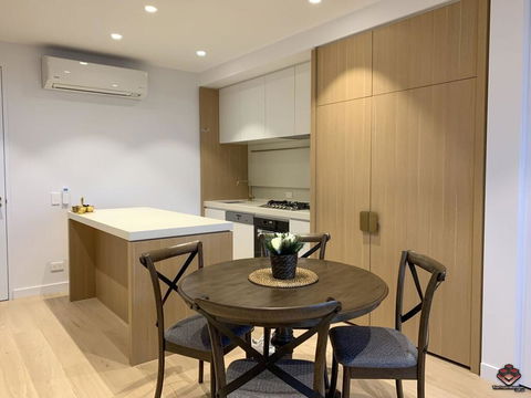 Chinos Room - Accommodation Mount Tamborine 3