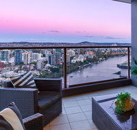 City Sky Home in Africa - River  Story Bridge Views - Accommodation Mount Tamborine