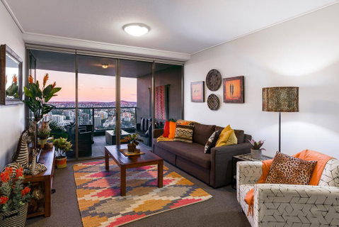 City Sky Home In Africa - River & Story Bridge Views - Accommodation Mount Tamborine 2