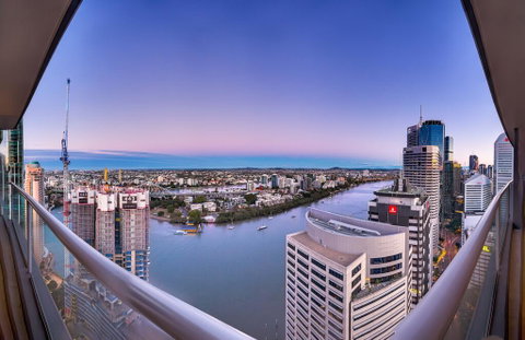 City Sky Home In Africa - River & Story Bridge Views - Accommodation Mount Tamborine 1