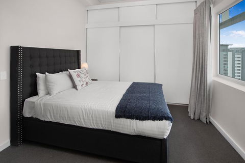City-Centre Apartment With River Views And Balcony - Accommodation Mount Tamborine 1