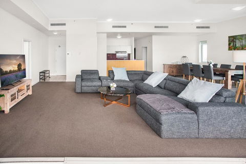 City-Centre Apartment With River Views And Balcony - Accommodation Mount Tamborine 0