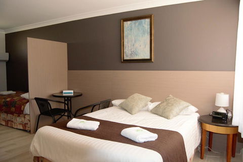 Civic Motor Inn - Accommodation Mount Tamborine 2