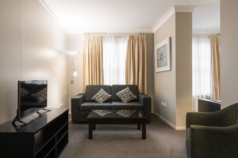 Clarendon Hotel - Accommodation Mount Tamborine 3