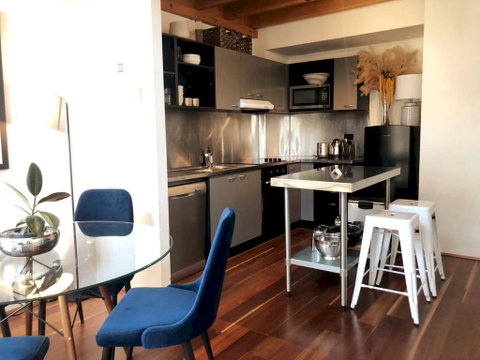 Classic Woolstore Apartment In Teneriffe - Accommodation Mount Tamborine 3