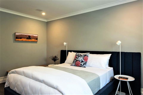 Closeburn House - Accommodation Mount Tamborine 2