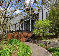 Cloudsong Chalet 2 - Close to the village centre - Accommodation Mount Tamborine