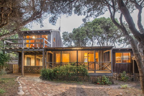 Coleys Beach House Yallingup - Accommodation Mount Tamborine 2