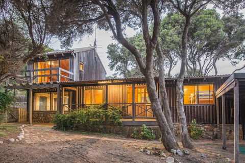 Coleys Beach House Yallingup - Accommodation Mount Tamborine 1