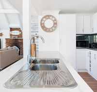 Combined Kingsley Beach House - Accommodation Mount Tamborine