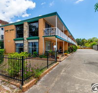 Comfy Ground Floor Unit opposite waterfront Welsby Pde Bongaree - Accommodation Mount Tamborine