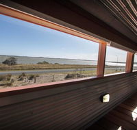 Coorong Aurora - breathtaking waterfront escape - Accommodation Mount Tamborine