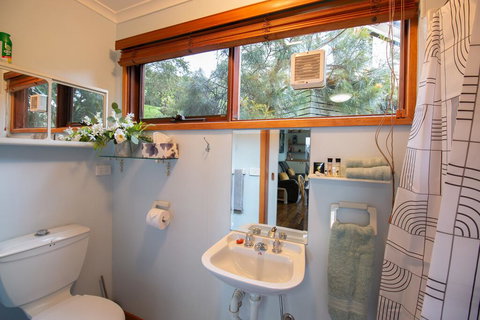 Coota Views Unit - Accommodation Mount Tamborine 3