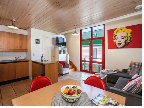 Cora Lynn - Apartment 18 - Accommodation Mount Tamborine 1