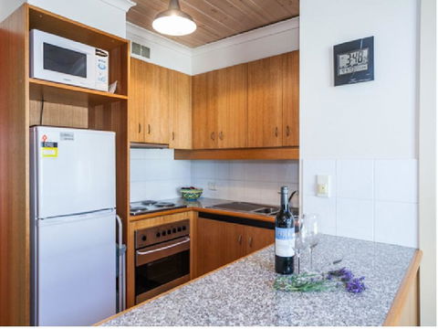 Cora Lynn - Apartment 18 - Accommodation Mount Tamborine 3