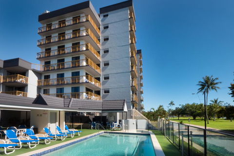 Coral Towers Holiday Suites - Accommodation Mount Tamborine 0