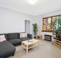 Cosy 2BR plus Parking in Nth Sydney - Accommodation Mount Tamborine