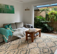 Cosy Backyard Apartment Close To Miami Beach - Accommodation Mount Tamborine