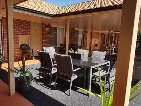 Cotswold Motor Inn - Accommodation Mount Tamborine 2