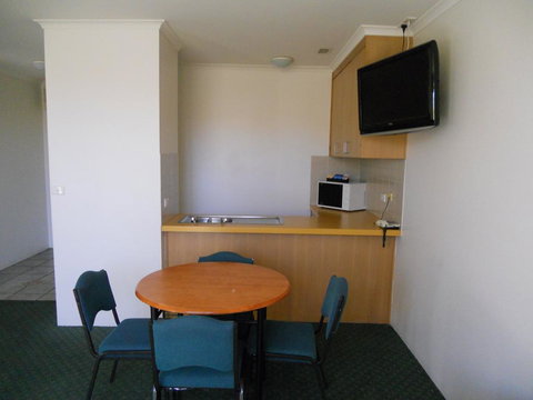 Cottonwood Motor Inn - Accommodation Mount Tamborine 2