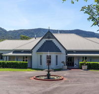 Cowley House - stunning entertainer views pool - Accommodation Mount Tamborine